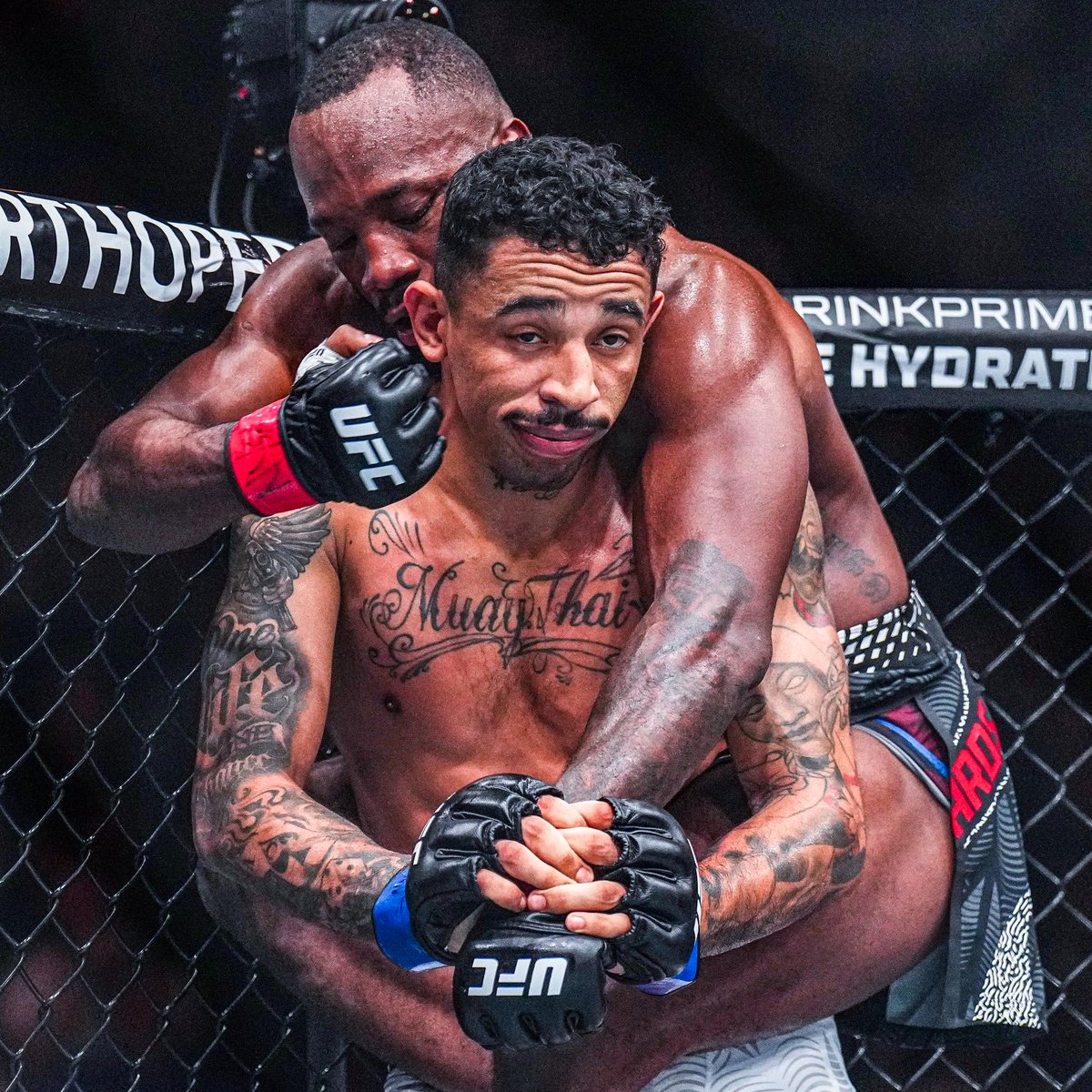 mmaonpoint's tweet photo. Me watching the first 3 fights of the main card vs. me watching the last 2 fights of the main card #UFC322 https://t.co/UP2c3ckqmx