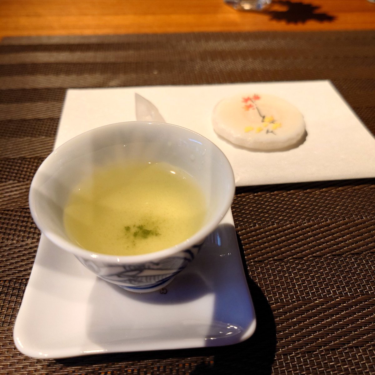 まずは日本茶から