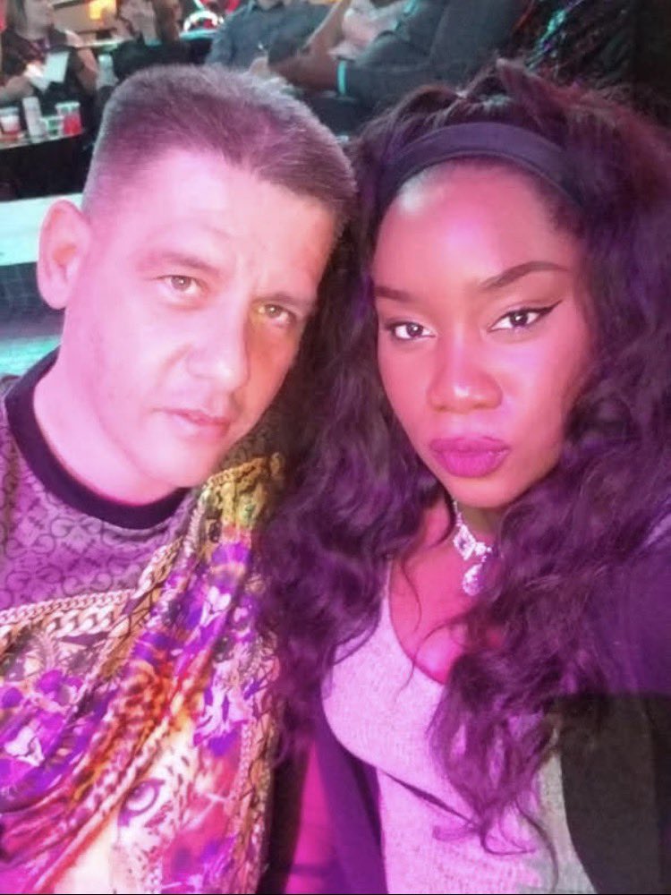 rodh___'s tweet photo. @JayMason3560 @BW_Exclusively @Raindropsmedia1 Yea. Just an Old white pookie. That’s why he doesn’t respond or blocks me. Here’s one of his WILDEBEAST Wenches speaking on absent Black fathers. Mind you, his own daughter confirmed he doesn’t have a fatherly relationship with any of his daughters. https://t.co/kbi3gJckQ1