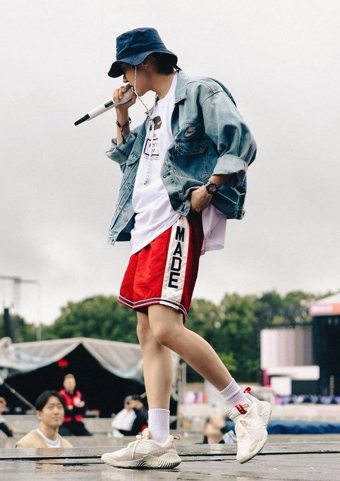 218_archive's tweet image. I vote #jhope for #POPGOLDENAWARDS2025