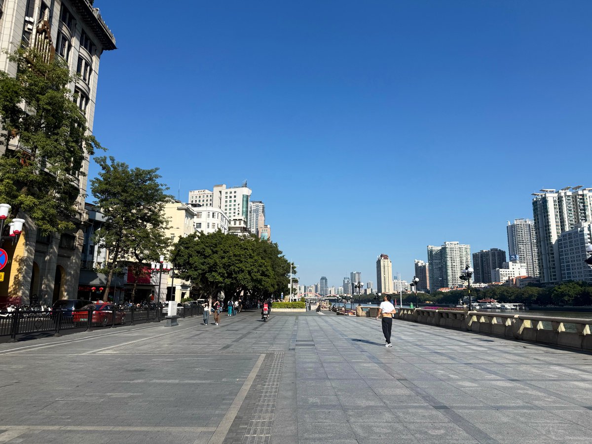 VVFGV's tweet image. 25000步步行耐久进度（12810/25000）

又回到老地方了，听说前几天晚上这里有一个钓鱼佬钓上了一枚二战时期的手榴弹（（（
只能说钓鱼佬真就啥都能钓出来🤣