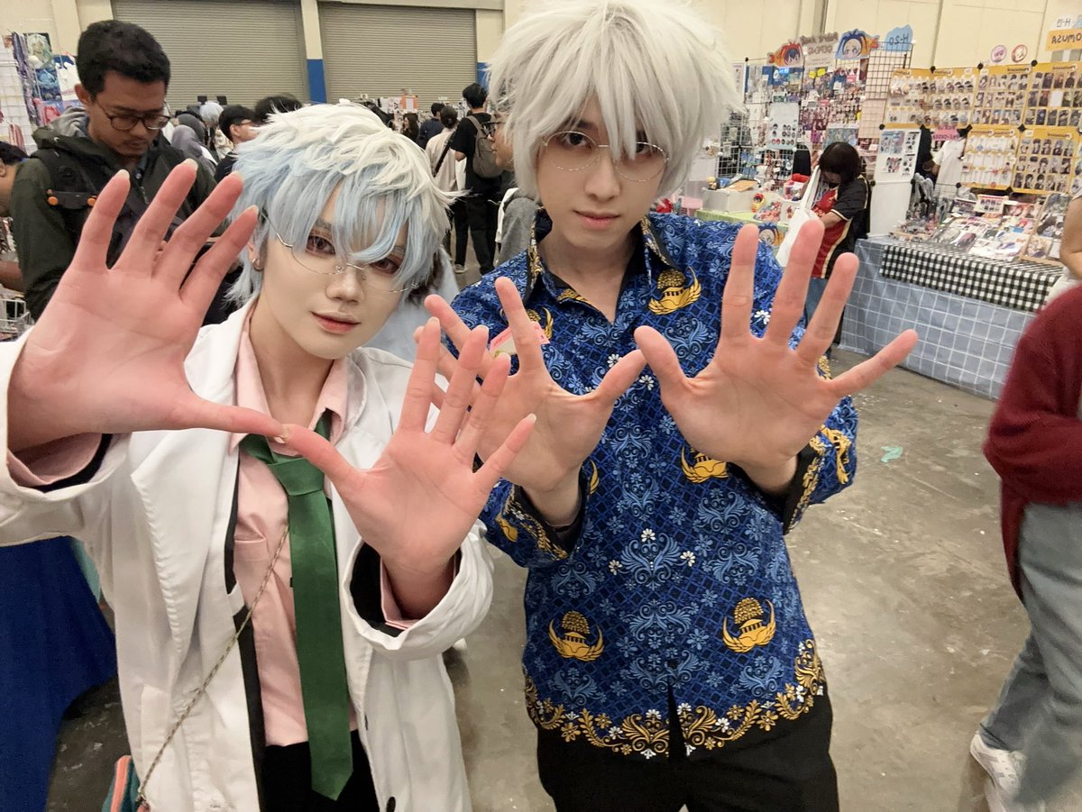 *gin kiri ngajar matpel bahasa jepang, kanan bahasa sunda