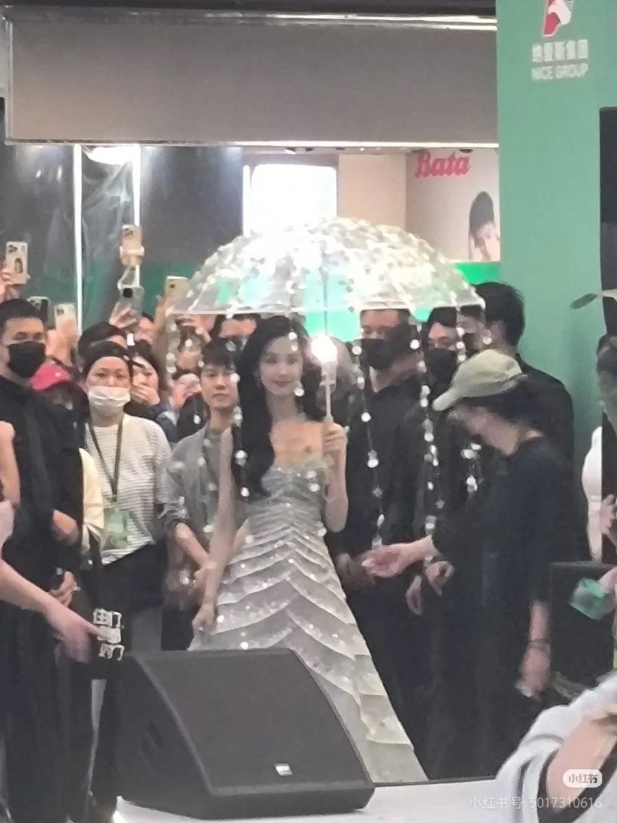 xiaohanjing22's tweet image. Dudu’s look for the event today 🤩Enchanting 😍

#ChenDuling