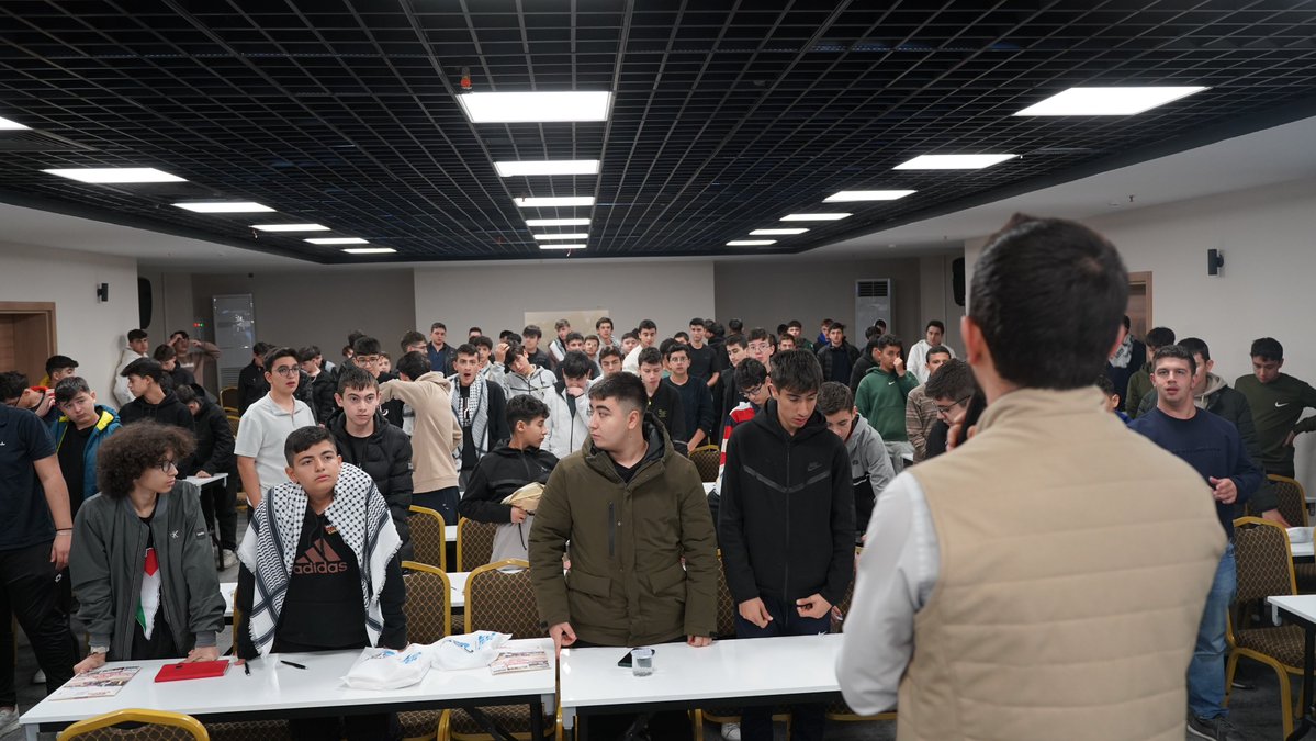 agdliselertr's tweet image. ☪ OKUL BAŞKANLARI EĞİTİM KAMPI | KUDÜS GRUBU

🔻 Eğitim | Sosyal Medya Ahlakı • Mehmet Pamuk

#BizSevdalıyız #FetihNesli #YollarSenindir