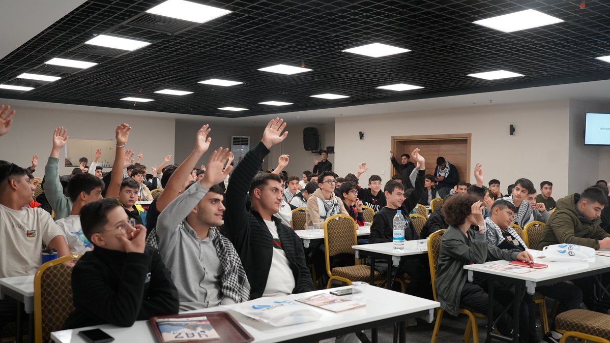 agdliselertr's tweet image. ☪ OKUL BAŞKANLARI EĞİTİM KAMPI | KUDÜS GRUBU

🔻 Eğitim | Sosyal Medya Ahlakı • Mehmet Pamuk

#BizSevdalıyız #FetihNesli #YollarSenindir