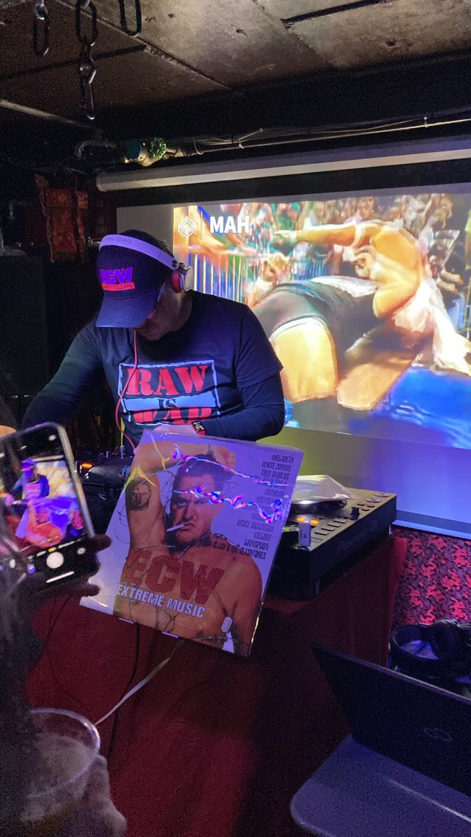 m_vs_pudding's tweet photo. E❗️C❗️W❗️
E❗️C❗️W❗️
#狂い咲きサンダーリップス
#プロレスDJ #ECW4ever https://t.co/at2B3SxSTR