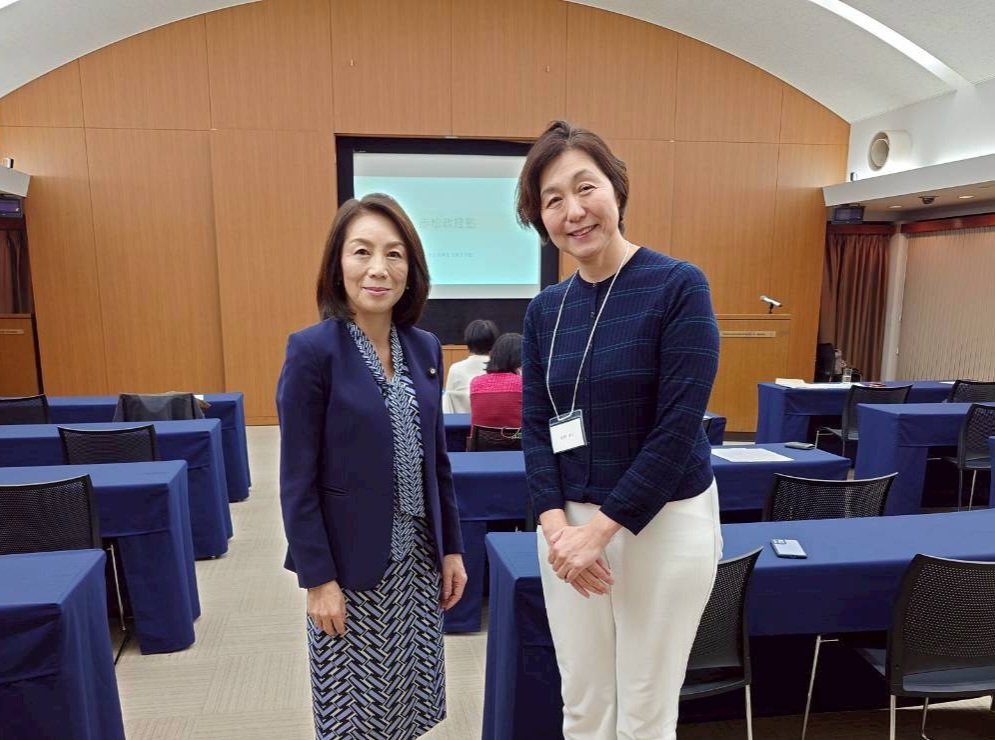 spacemom2019's tweet photo. 元国連幹部 #長谷川祐弘 先生の長谷川塾で学生に国際法・宇宙法を講義&闊達な討論。
#赤松政経塾 月例勉強会へ #徳永エリ 参議& #萩原なつ子 国立女性教育会館理事長の講演を拝聴✏️
相模原の宇宙勉強会プラコネの #TeNQ 見学会&交流会は月旅行VRに大興奮、#STILY 山口代表のご厚意に感謝✨
#水野素子 https://t.co/0JMrdYOfBs
