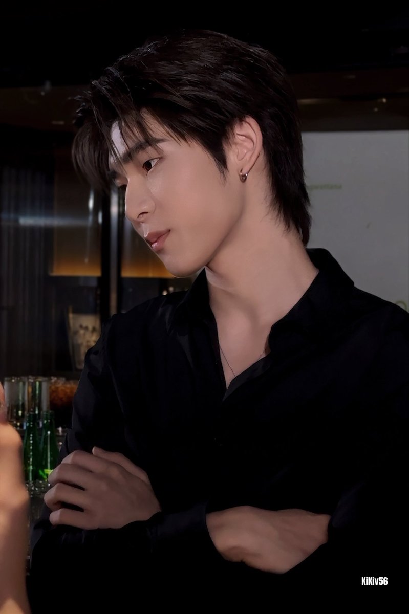 whaleqtm's tweet image. &apos; ไม่เอาเชิ้ตดำ &apos;

&quot; เอ้า ทำไม ด้วงว่าด้วงใส่แล้วโอเคนะ &quot;

&quot; เธอบอกเหตุผลมาก่อน ถ้าฟังขึ้น ด้วงก็จะไม่ซื้อ &quot;

&apos; งั้นมึงซื้อไปเลย &apos;

ด้วงหัวเราะกับตัวเอง รู้อยู่แล้วแหละว่าหวง