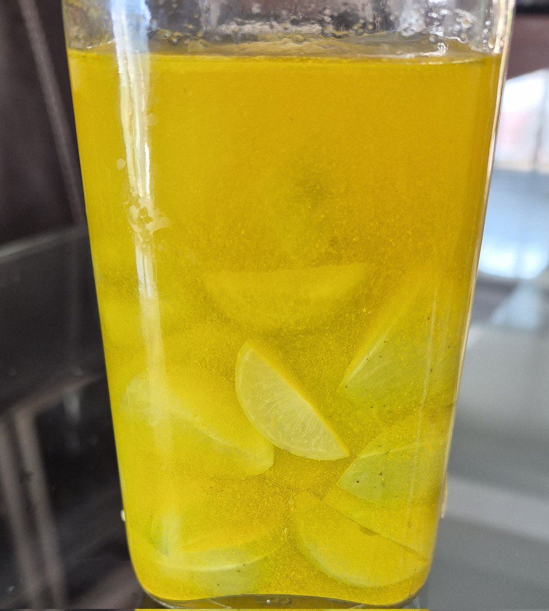 AditeeDate's tweet image. I love #amla like this.
I would earlier brine whole gooseberries, but over years have moved to chopped pieces - easier to eat. 
मीठ हळद पाण्यात मुरलेले आवळे