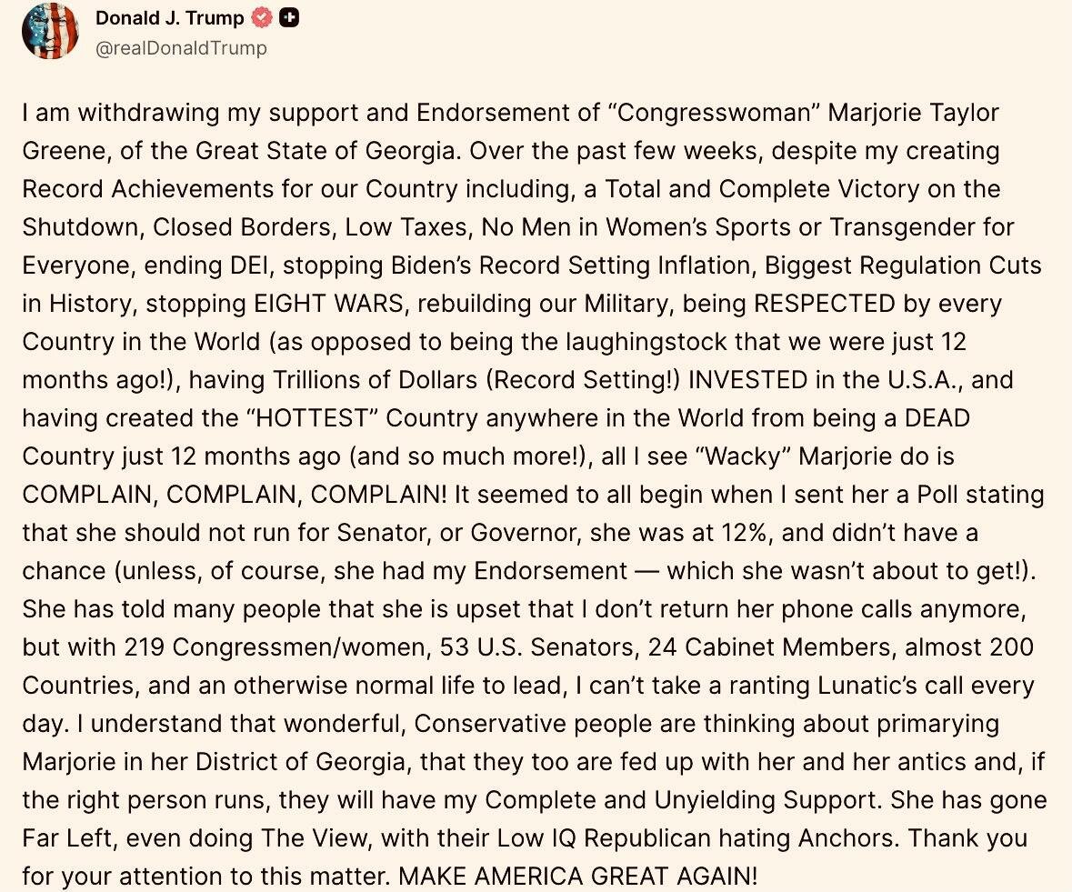 Es ist sehr interessant, was sich gerade in der Trump Administration abspielt.
Trump kämpft an allen Fronten darum, dass die Epstein Files nicht das Tageslicht sehen, hat jetzt sogar die Parteifreunde Massie und Marjorie Taylor Greene hart angegriffen.
Offenbar hat Trump Gründe.
