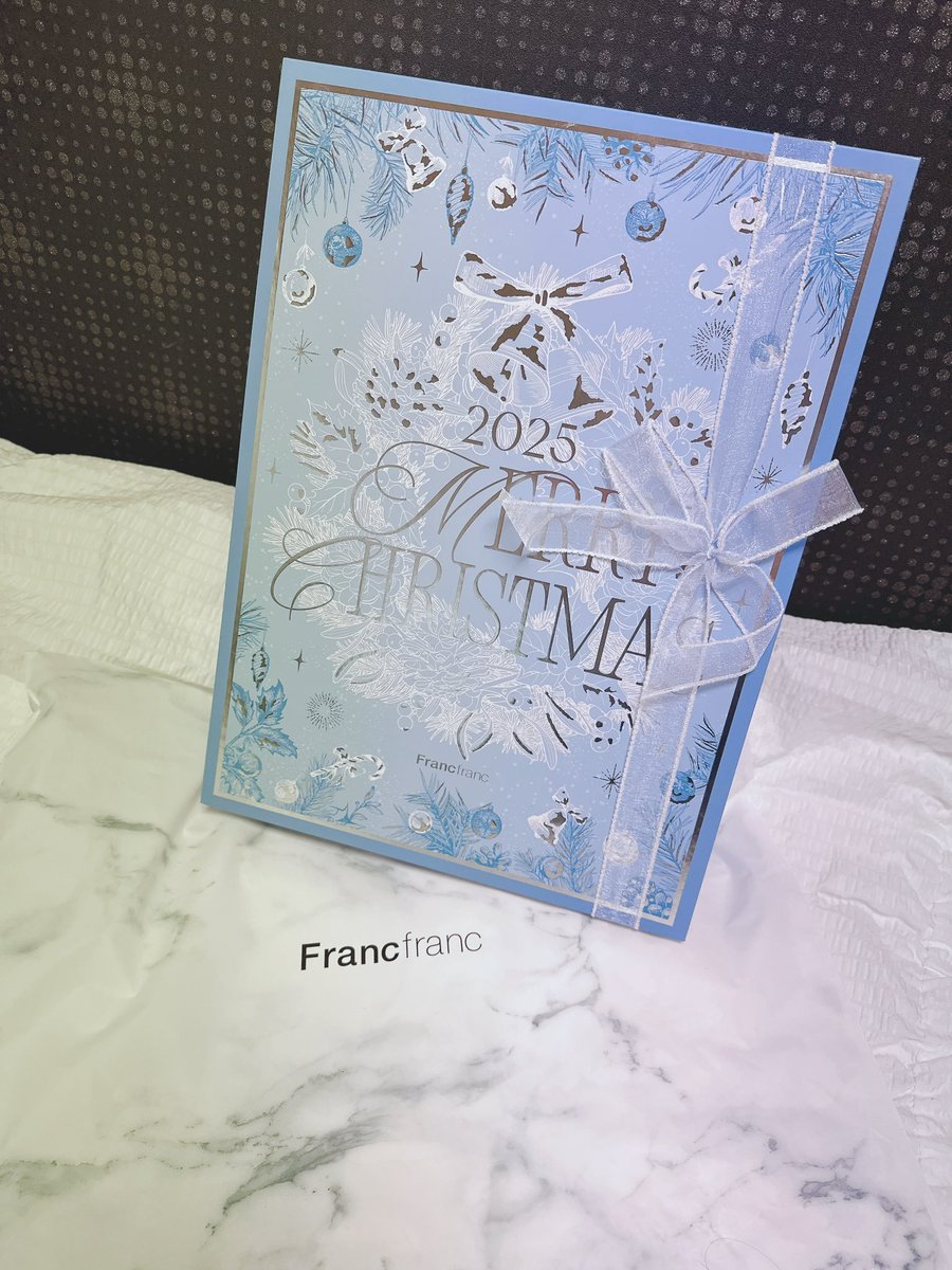 miumiu_nshm's tweet image. 席外して戻ったら
めっちゃ大きなFrancfrancの紙袋置いてあって
アドベントカレンダーもらった🎄͛.*