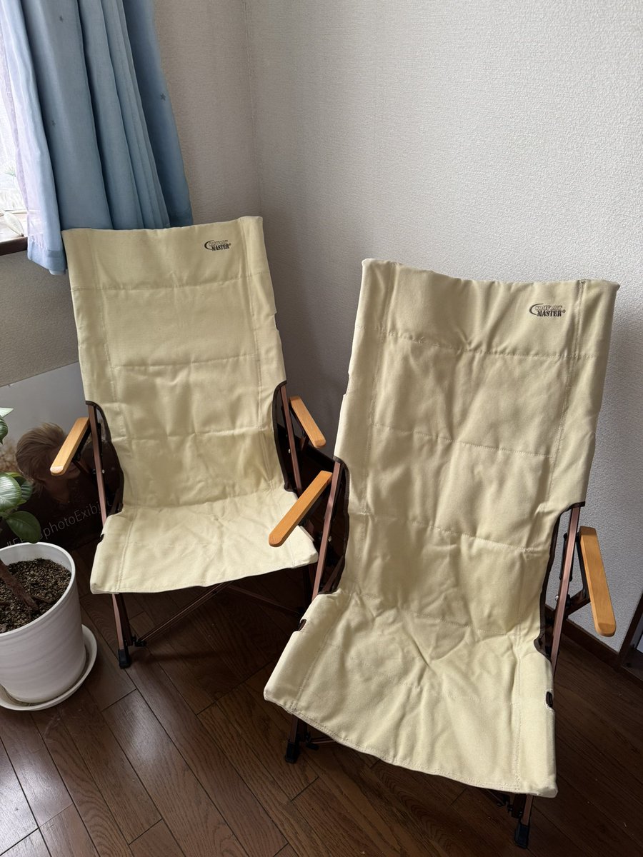 XV 9周年に合わせて茶色い椅子をベージュにしました。ずいぶん前に買ったのにようやく笑