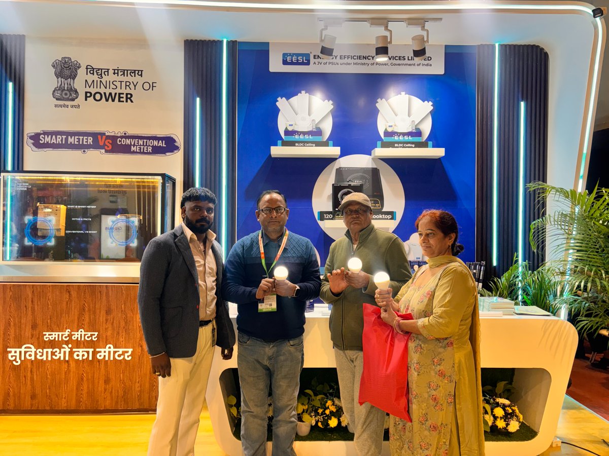 EESL_India's tweet image. Day 3 at IITF 2025 continues to be full of excitement!

Visitors are enjoying their experience at the EESL Mart in the Ministry of Power Pavilion, exploring our innovative energy-efficient solutions with keen interest.