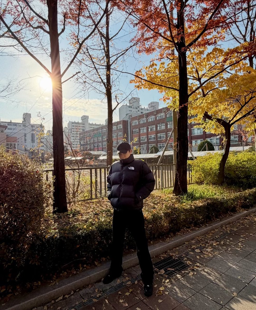 naomeowmeow's tweet image. 2025/11/16
rkive IG

앗차차 !

🔗instagram.com/p/DRHBcAYD8jj/…