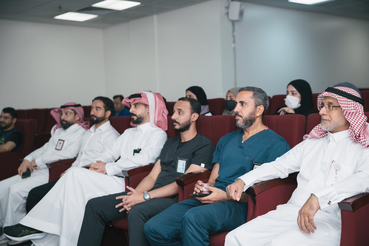 AlAhsaHC's tweet photo. مستشفى الملك فيصل ينظم برنامجاً توعوياً شاملاً عن التأهب والاستعداد للطوارئ والكوارث، بهدف رفع مستوى الوعي والتدريب على الإجراءات الصحيحة للتعامل مع مختلف السيناريوهات الطارئة.
#تجمع_الأحساء_الصحي https://t.co/Sad11gcLxh