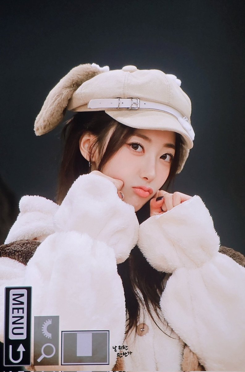 Banquets_0221's tweet photo. 251116 PRE

 #ハイキー #RIINA #리이나
#하이키 #H1KEY https://t.co/axtt3vGfz0