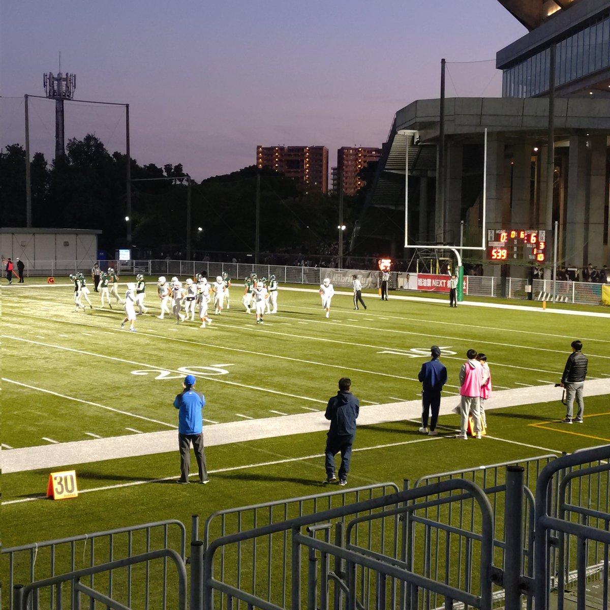 oc_comie's tweet photo. #MkTaxiFieldExpo
#KCAFL #Div3A
#大阪体育大学スパルタンズ
#大阪産業大学ライオン
スパルタンズの鮮やかなドライブ、鮮やかなタッチダウンパス。TFPキック成功!!
大体大 7 - 0 大産大 https://t.co/2UNVLsguSm
