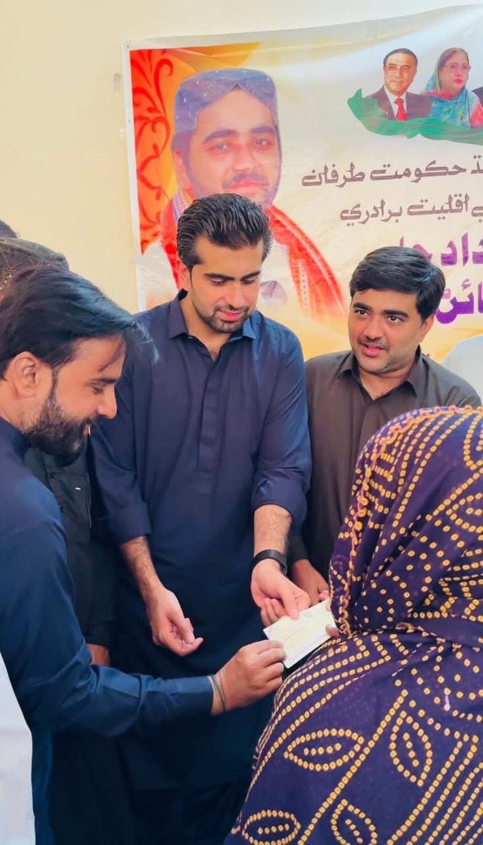 MacMehmoodshah's tweet image. Distributed cheques to minority communities 
 #HappyDiwali thank you @PPP_Org for remembering them on the occasion