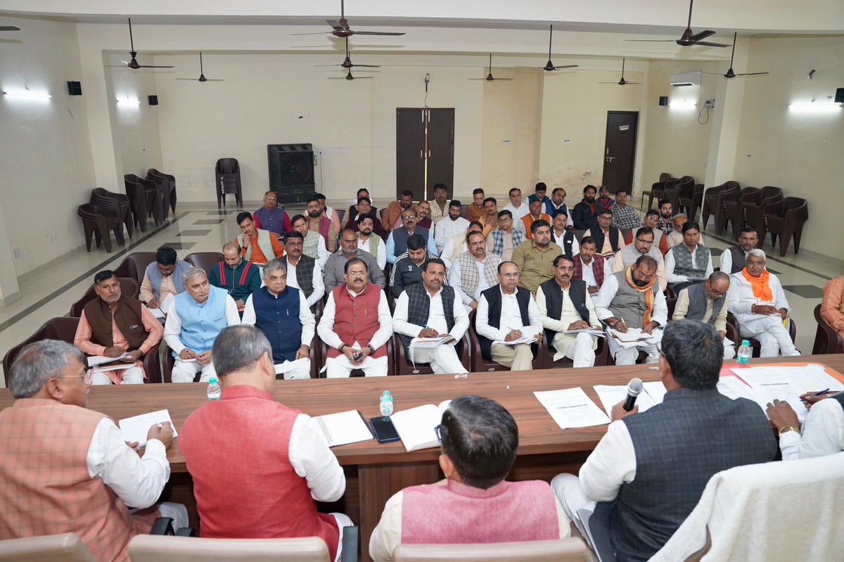 idharampalsingh's tweet image. विशेष गहन पुनरीक्षण (S.I.R.) के निमित्त सहारनपुर महानगर एवं जिले के बी.एल.ए. - 1 एवं मंडल अध्यक्षों की संगठनात्मक बैठक को संबोधित किया।