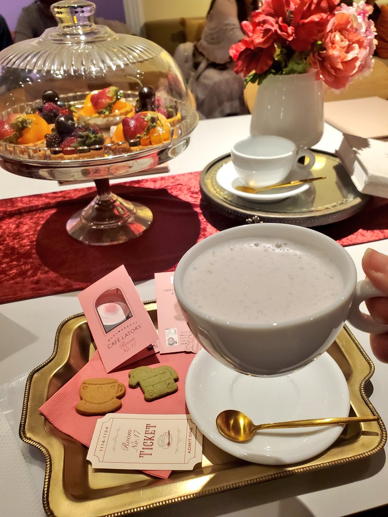 raspberrymocha_'s tweet image. #PR #カフェラトリー
今からHERMES行くのを暗示するかのように、お馬さんサブレきた🐴💛
ストロベリー🍓おいしー！♡