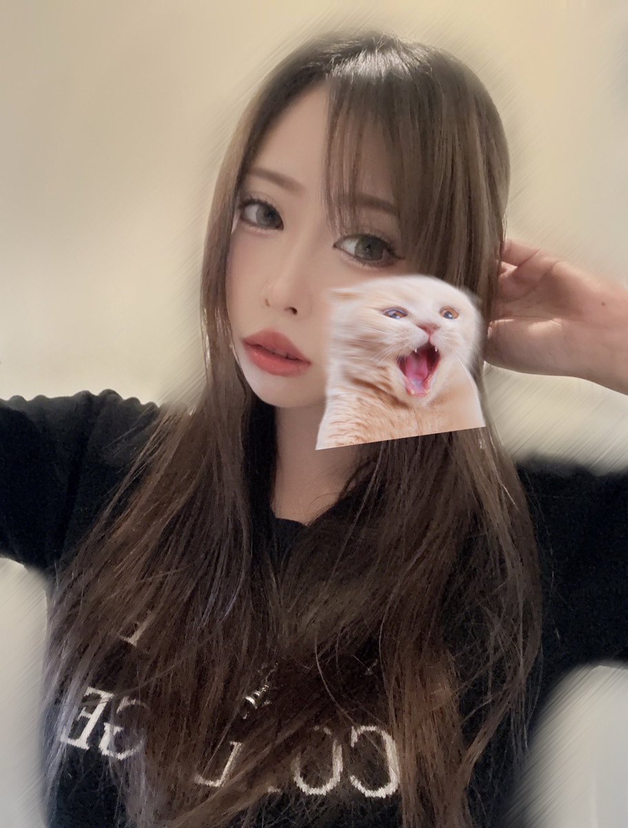 ぼーっとして撮ったら口半開きで
眠そうな顔してた( ^ᴗ^ )ｱー!ﾈﾑﾀｲ。