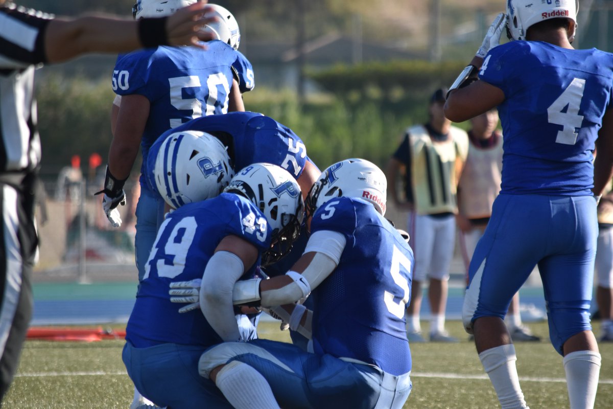footballstore55's tweet photo. 全日本大学選手権2回戦
九州大 13―14 中京大
29点差で中京大に負けて始まった一年。リベンジを期した一戦は勝利も少し見えた。ただ、1点が遠かった。そして、またここから始まる。#アメフト https://t.co/3n1O77EvB8