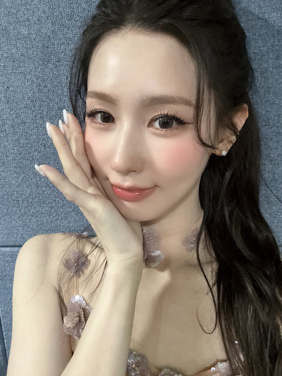 official_i_dle's tweet photo. [📸] 251116 @ #인기가요

미연의 Lover, 네버랜드와 함께라서 더욱 행복했던 [MY, Lover] 활동이 마무리되었습니다 ✨ 오랜만에 솔로 앨범으로 돌아온 미연이에게 아낌없는 사랑 보내주셔서 감사합니다 ❤️‍🔥🩵

#아이들 #idle
#미연 #MIYEON
#MY_Lover
#Say_My_Name https://t.co/C1nZdVusUx