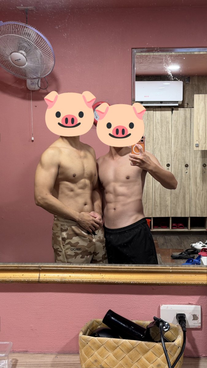 GVQQQ3's tweet photo. 烏來66溫泉🌈
身上物品能少就少，人很多置物櫃可能要跟朋友共用，烤箱跟蒸氣室相當肉慾，族群相當平均，各種菜都有，燈光明亮所以看滿清楚的，吃到很多可愛的好菜，最後在蒸氣室被三個人弄出來，且全射給前面那位的嘴裡，同行的友人還射了兩次🤣
#烏來66溫泉 https://t.co/JAQBsNv3sF
