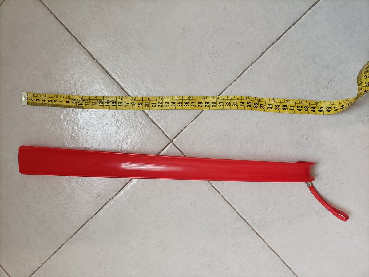 Quocumque me verti, argumenta senectutis meae video. Per esempio, ho scoperto la meravigliosa utilità di questo oggetto che vedevo maneggiato da mio padre, ingravescente aetate...🫩