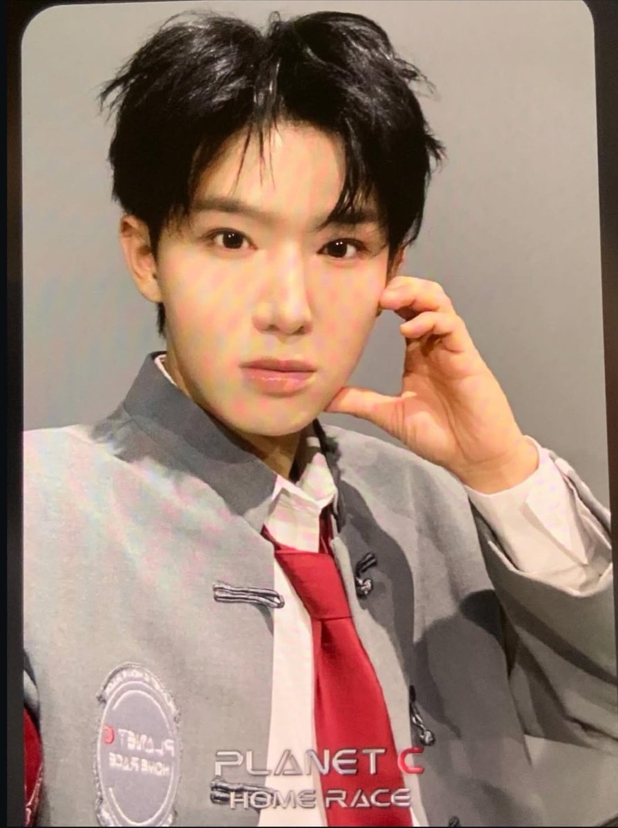 yichen home race cards are so pretty 🤩 the face card is insane 

#YICHEN #이첸 #亦辰 #イチェン
#PlanetC #HomeRace