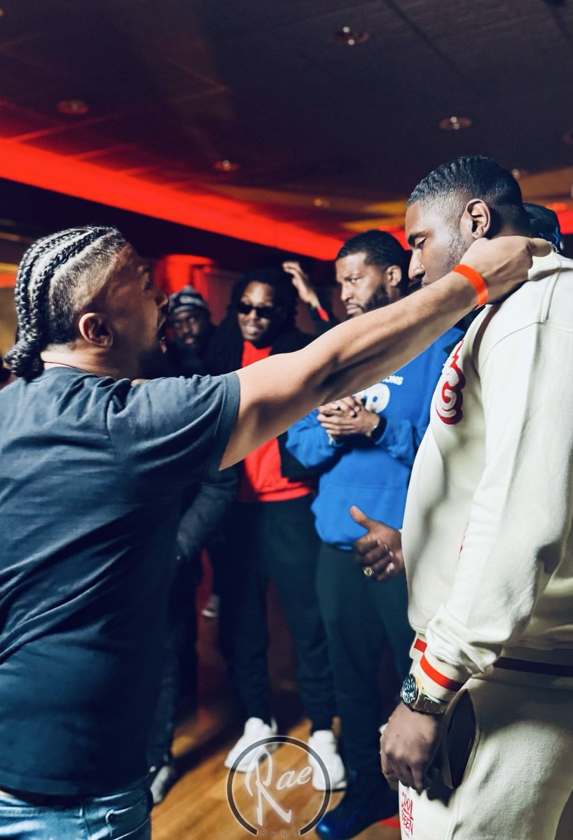 RaeBXNY's tweet image. 🔥🔥🔥‼️‼️‼️
@official_jers vs @AlecFlowin #TMM #CrownSiege #battlerap