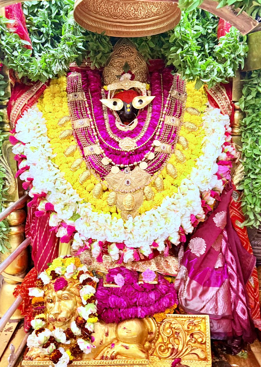 maavindhyasini's tweet image. राजश्री आरती दर्शन 🙏🏻🚩🙇🏼‍♀️