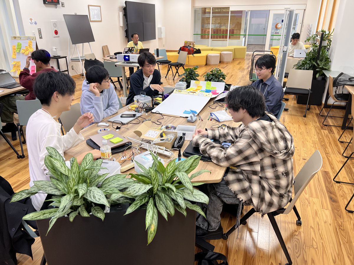 WebIoTmakers's tweet image. 【愛媛】DAY2
アイディアソン終了いたしました。

#webiotmakers
#メイカーズチャレンジ
#chirimen
#愛媛