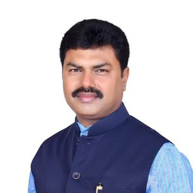 airnews_kannada's tweet image. ಶರಾವತಿ ಪಂಪ್ಡ್ ಸ್ಟೋರೇಜ್ ಯೋಜನೆಗೆ, ಪರಿಸರಾಸಕ್ತರಿಂದ ಹಾಗೂ ಉತ್ತರಕನ್ನಡ ಜಿಲ್ಲೆಯ ಜನತೆಯಿಂದ ವ್ಯಾಪಕ ವಿರೋಧ ವ್ಯಕ್ತವಾದ ಹಿನ್ನೆಲೆ, ಈಗಾಗಲೇ ರಾಜ್ಯ ಸರ್ಕಾರದ ಯೋಜನಾ ಪ್ರಸ್ತಾವವನ್ನು ಕೇಂದ್ರ ಸರ್ಕಾರ ಮರು ಪರಿಶೀಲಿಸಲು ಸೂಚಿಸಿದೆ ಎಂದು ಶಿವಮೊಗ್ಗ ಸಂಸದ ಬಿ.ವೈ.ರಾಘವೇಂದ್ರ ತಿಳಿಸಿದ್ದಾರೆ.

#SharavathiProject #SaveWesternGhats