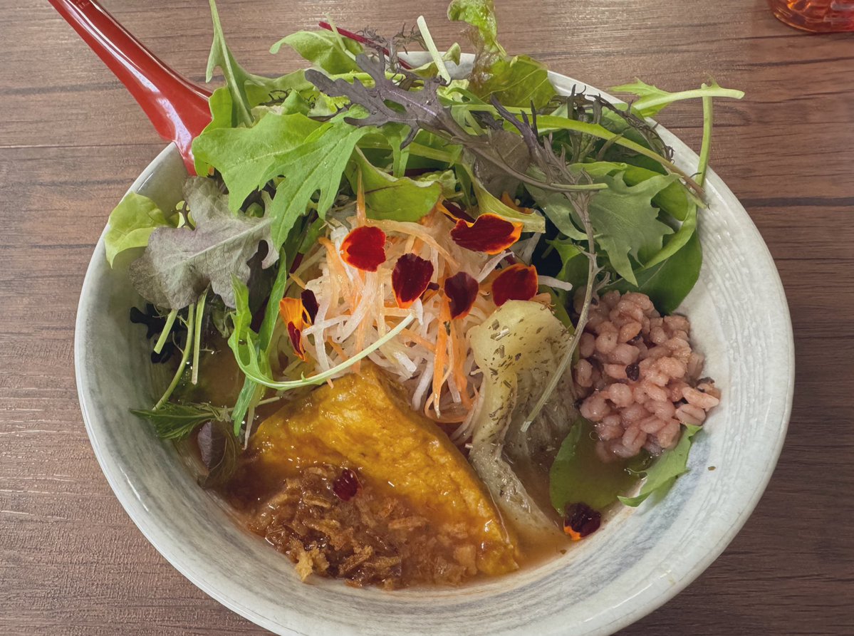 水雲トマト
イベントより断然美味しかった…
麺が違うというのもあるけど、味のバランスも変わっていた。2週間で進化している…

KENJUさんのラーメンは、味とか野菜の鮮度とかももちろん素晴らしいのだけど、麺やトッピングの一つ一つにもそれぞれ健康長寿の意味が込められています。
凄いなぁ。