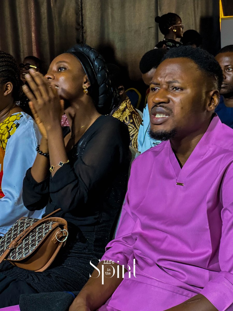 DaySpringVLBC's tweet image. Today, Mercy wasn’t just a song it was an encounter.
The choir ministered deeply, and God’s love spoke louder than everything else.

#LifeInTheSpirit #DaySpringChapel #ChoirMinisteration