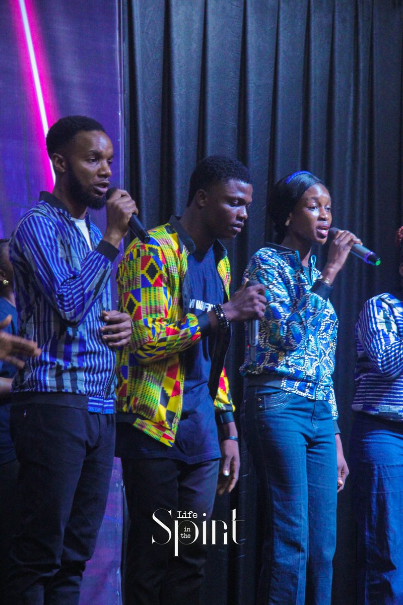 DaySpringVLBC's tweet image. Today, Mercy wasn’t just a song it was an encounter.
The choir ministered deeply, and God’s love spoke louder than everything else.

#LifeInTheSpirit #DaySpringChapel #ChoirMinisteration