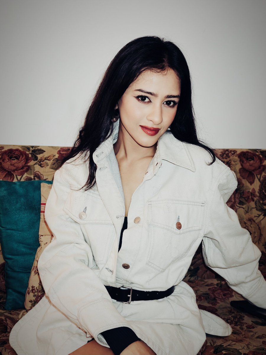 DigitallyBones1's tweet image. Some photos from a phone that has a magic camera.