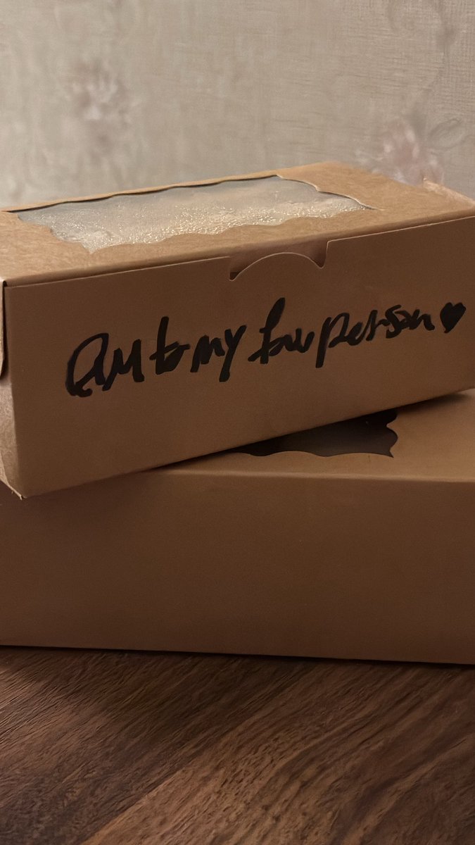 صحبتي تعبر عن حبها بانها تطبخ لي
قبل شوي كنت اقولها اني متضايقه بسبب موضوع وارسلت لي فطور 😢☹️
قسم بالله يبببككككييييييي