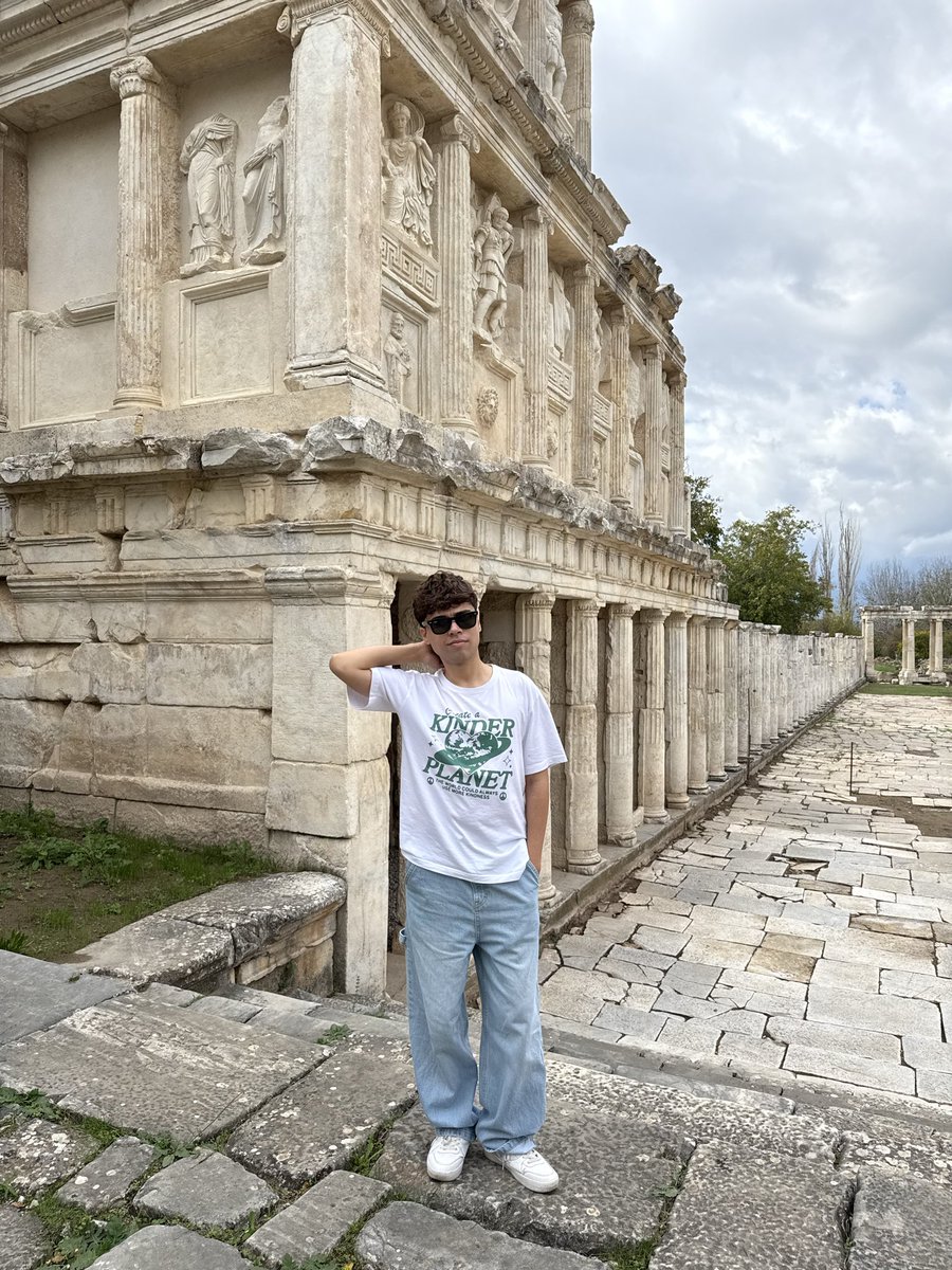 Yeni afrodit benmişim 🪽