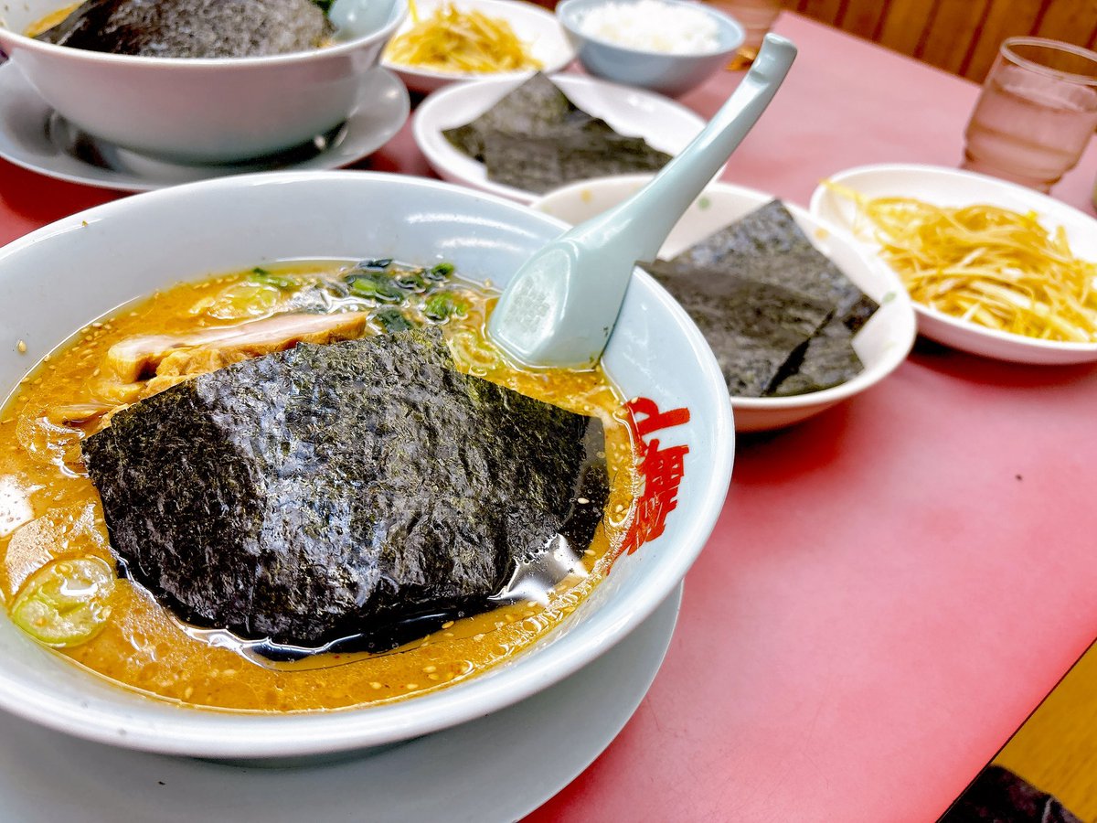 pompomknm's tweet image. 画面の中のたむらと３ショット😄

このひとは先輩だけど友達
大大大大大親友🥳🤝🏻🎉✨️

ご馳走様でした‼️‼️‼️