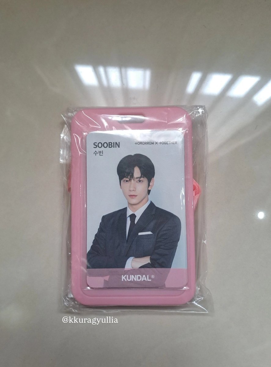 kkuragyullia's tweet photo. wts (want to sell) — txt (tomorrow x together) x kundal

💰take all only, 175K 
💫 good condition (new)
❌ adm + packing

📍surabaya, bisa co oren 🍊
tag. wts wtb txt pc kundal photocard moa yeonjun soobin beomgyu taeyun hueningkai https://t.co/vYTrUQN1aq