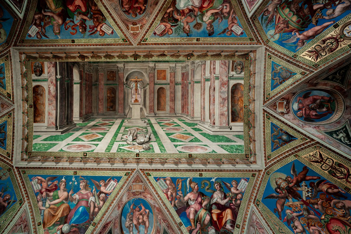 byfalih's tweet photo. The Ceiling of The Vatican Museum https://t.co/Nl3TDCvK4s