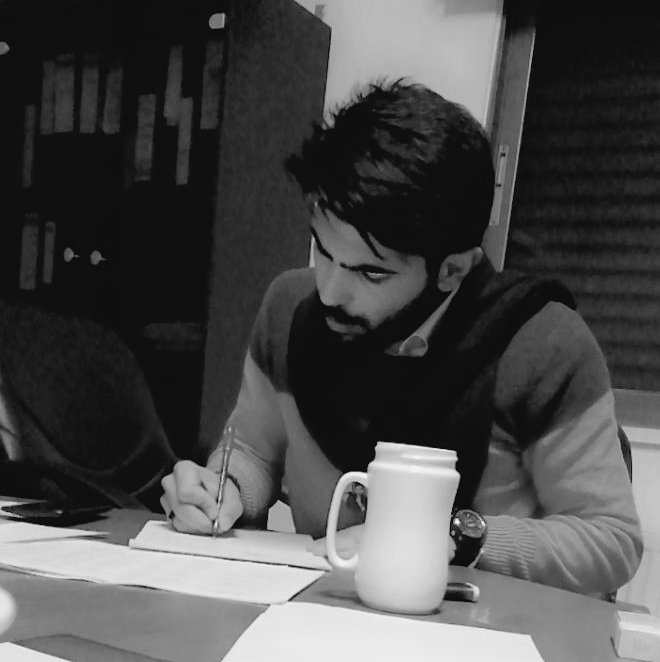 في العالم الحديث الذي يتسارع فيه نبض الأفكار، تكشف الدول الضعيفة عن هشاشتها عندما تشن حرباً شرسة ضد حرية التعبير والفكر.
فهي، ببساطة، تفتقر إلى درع الحقيقة القوي الذي يمكنها من الدفاع عن نفسها، أو حتى مواجهة الآراء المعارضة التي قد تهز أركانها ( إن وجدت مثل هذه الآراء جرأة