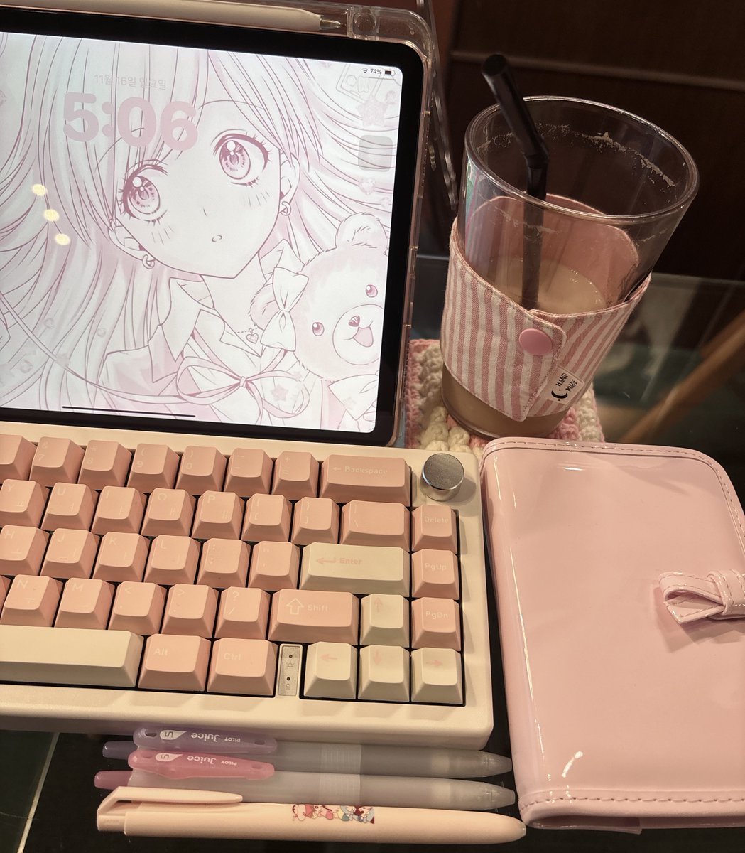 ingreenmagic's tweet image. #트친소

많이 사고 많이 쓰는 20대 여성입니다
연분홍 시나모롤 짱구 문학 키보드 집꾸를 좋아합니다
친구 구해요 ᰔ