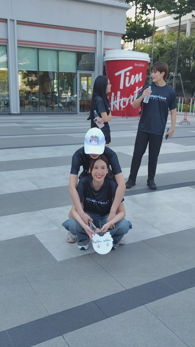 pimbenj8's tweet photo. เพ่ออมทำอารายยยย👀
KONGTHUP TORCH RELAY SEA GAMES
#วิ่งคบเพลิงซีเกมส์xกองทัพ
#omeorm #ffolky #ormfolk https://t.co/DAu0dfgvq1