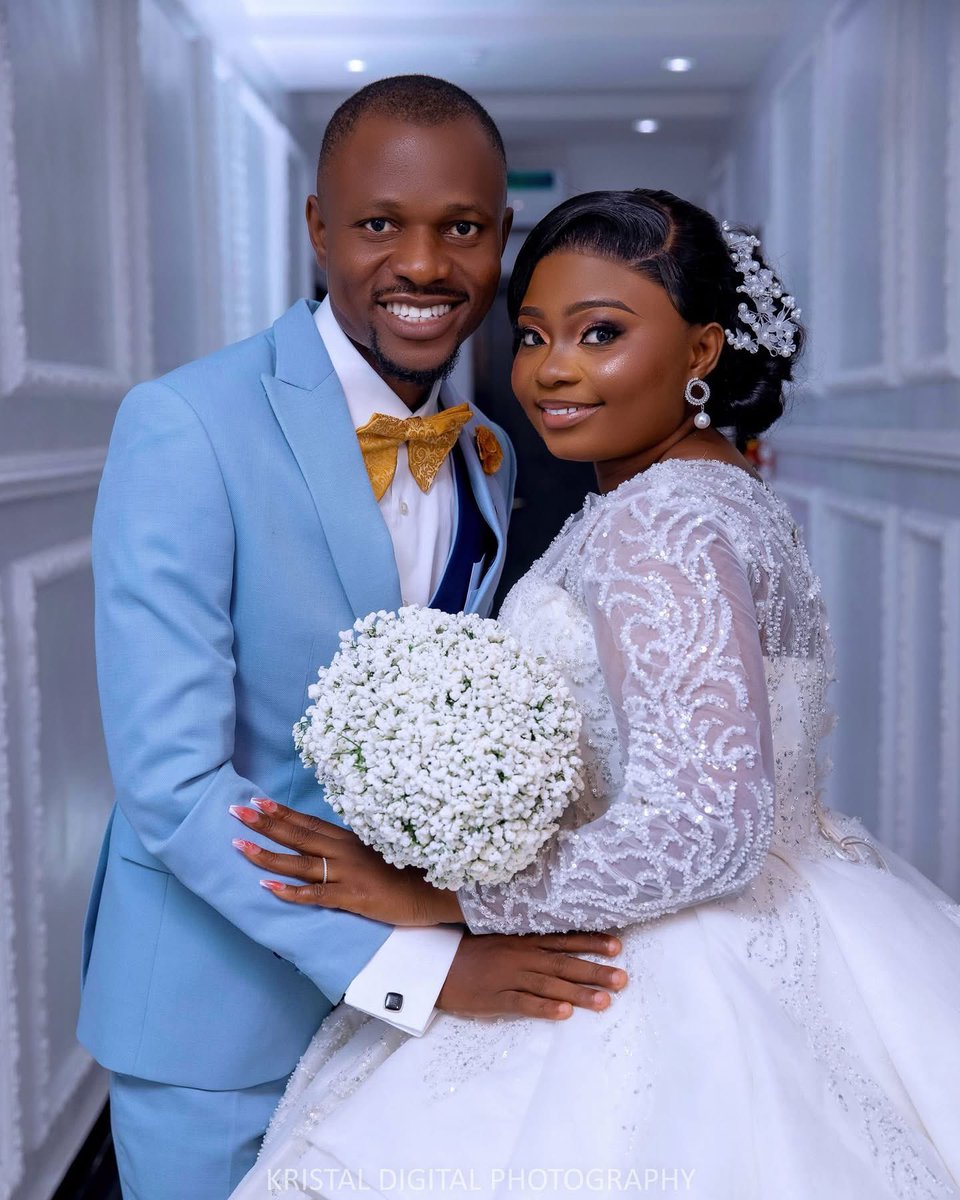 One year ago, I walked into the forever journey with Eyitemi and every day since has been a page in a story written by grace and love. ❤️✨happy anniversary to us baby 😘