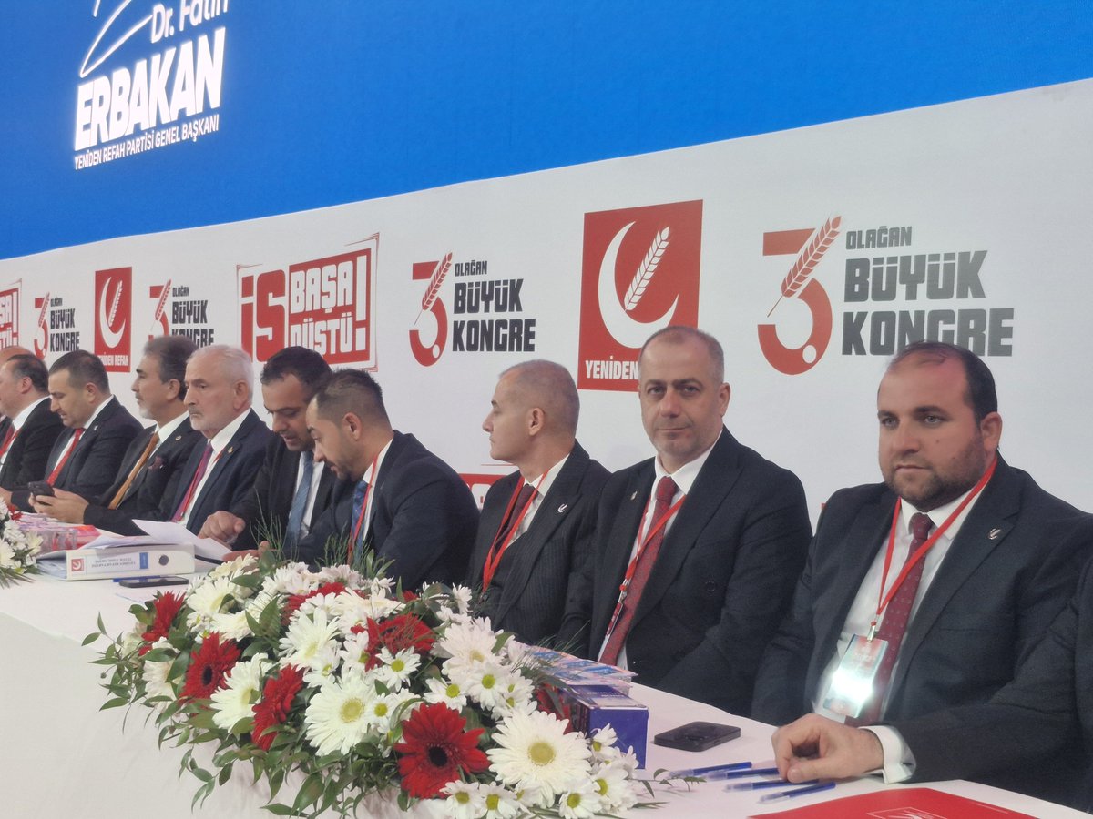 rprefahankara's tweet photo. Liderimiz, Genel Başkanımız Dr. Fatih Erbakan'ın teşrifleri ve Genel Başkan Vekilimiz Prof. Dr. Sacit Günbey Bakanımızın başkanlığındaki Divan Heyetinin teşekkülü ile 3. Olağan Büyük Kongremize Bismillah dedik. 

İl Başkanımız Mustafa Yanılmaz da Divan Heyeti'nde yerini aldı. 

#HilalinEmrinde