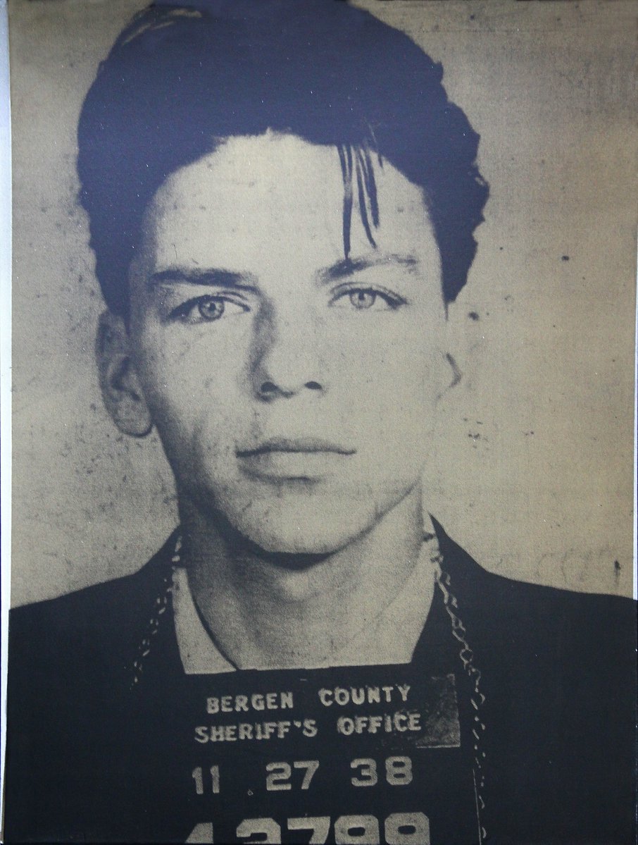 AddictedGallery's tweet image. &quot;Take a deep breath, pick yourself up, dust yourself off, and start all over again.&quot; ~ Frank Sinatra
Get Your Art Fix!
&quot;Frank Sinatra (Gold)&quot; by Russell Young, 2007 bit.ly/2r3Pi2X
Series: Pig Portraits
#popart #popculture #FrankSinatra #artgallery #buyart #TheRatPack