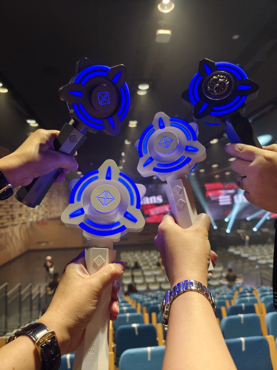 We’re here cheering  and supporting you w/ love <a href="/TheJuans_BAND/">The Juans</a> 

TATAWID PATUNGONG SINGAPORE 
 #TAWIDSingapore #TAWIDAlbumTour
#ATIN